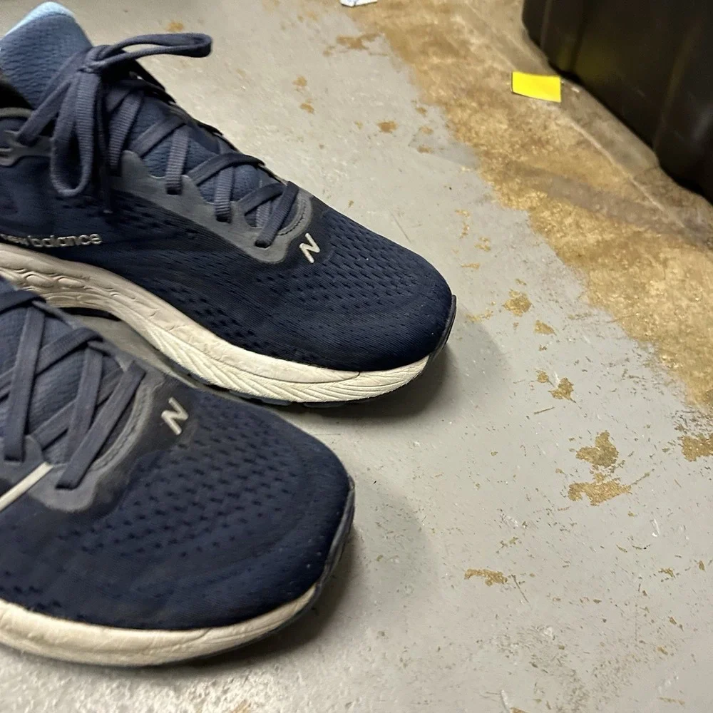 Mens New Balance Fresh Foam 880v13 Navy Blue Yellow Size 9.5 Walking Shoes‎